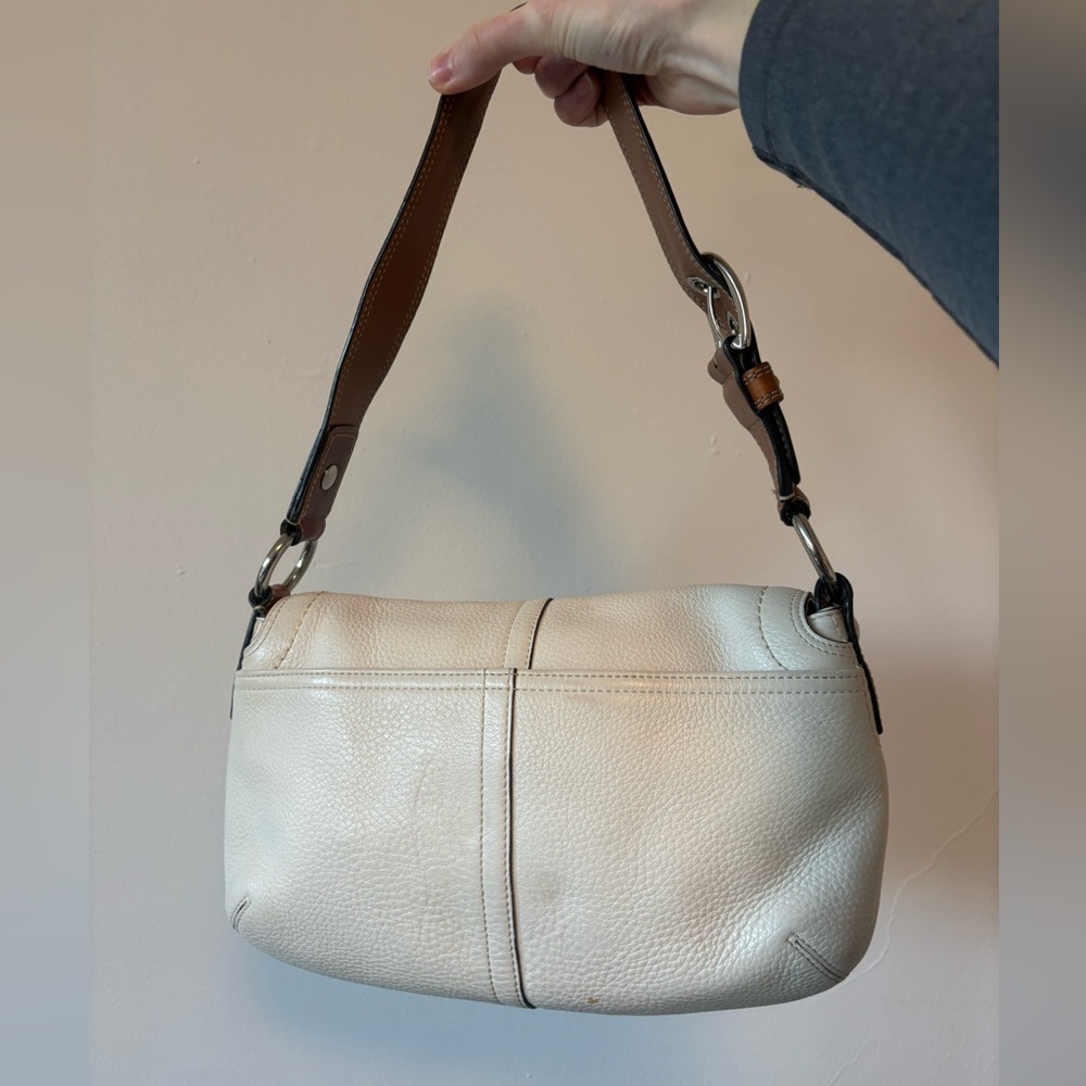 Vintage Coach Soho Pebbled Leather Flap Shoulder Bag – White/Saddle - Picture 2 of 7